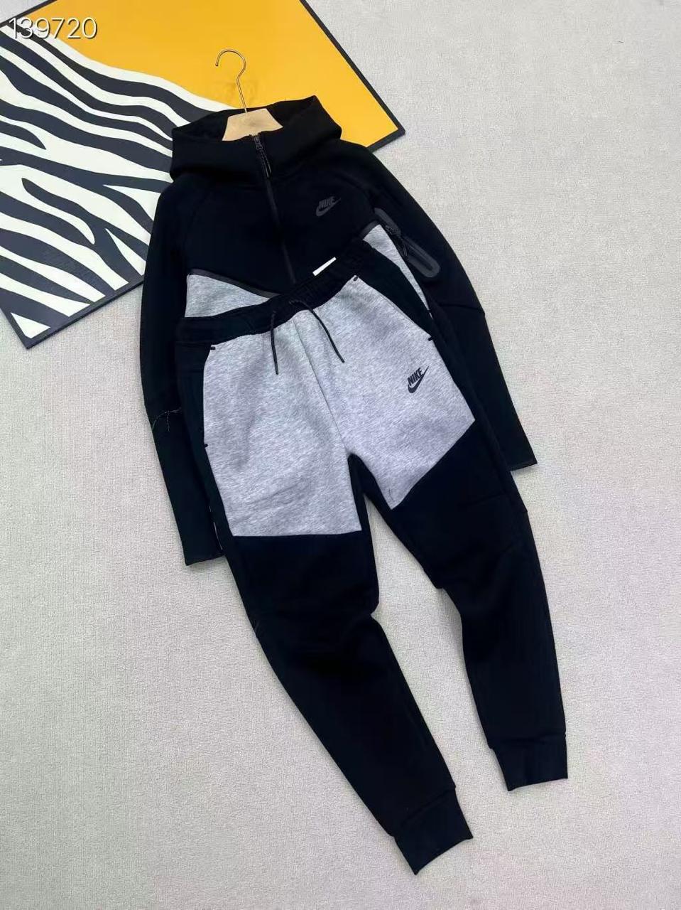 Nike Tech Fleece colorblock tracksuit Black/Grey