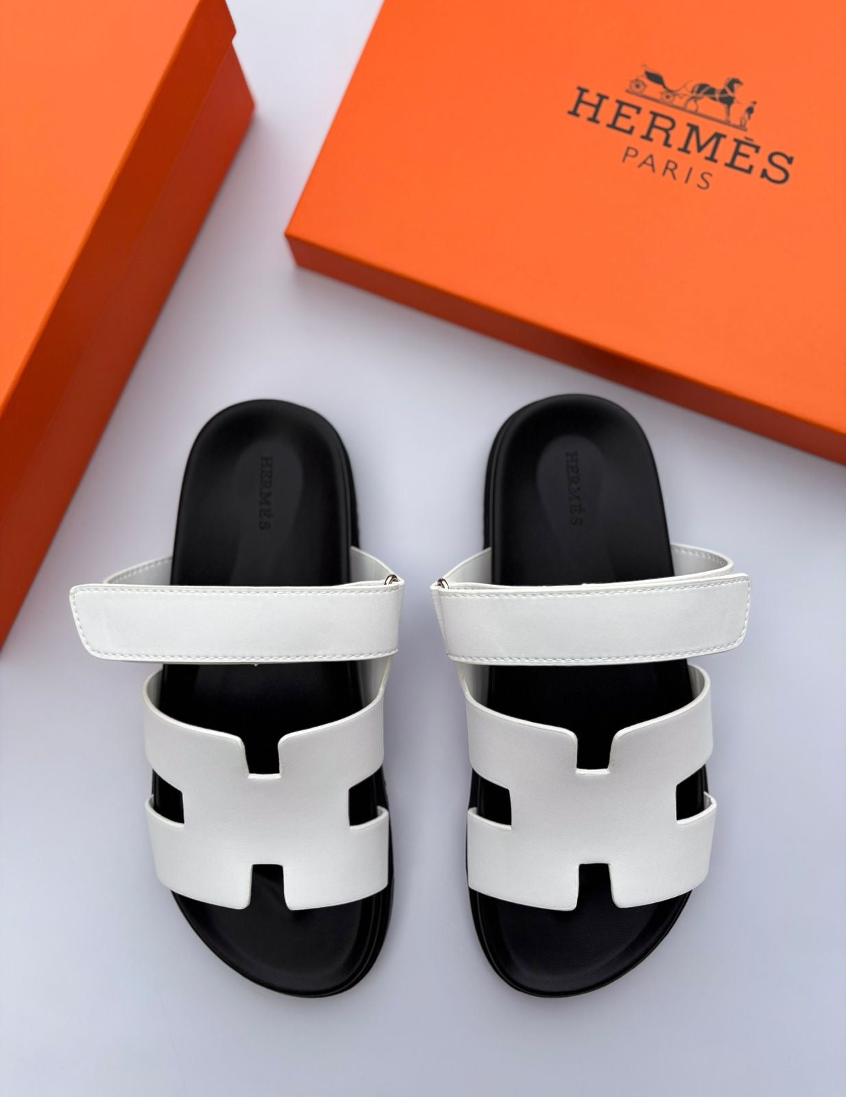 Hermes Slipper Black/White